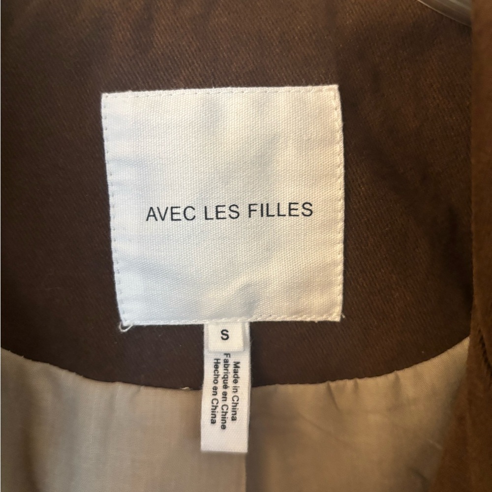 Embroidered Cotton Utility Jacket

AVEC LES FILLES - Picture 5 of 7